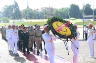 Engineering Company Rotation 4 reports achievements to President Ho Chi Minh before deployment